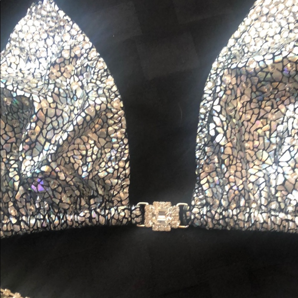 Competition Bikini - Picture 2 of 6